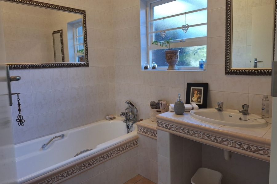 4 Bedroom Property for Sale in Boskloof Eastern Cape